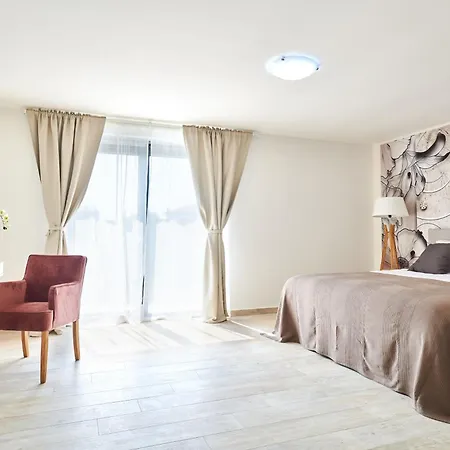 Dolcea Elegant Und Stilvoll Mit Pool Holiday home